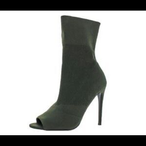 Like New Steve Madden “kristi”